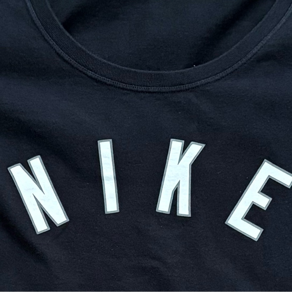 Nike Black White Graphic Tee Womens M Athleisure Workout - Picture 4 of 7